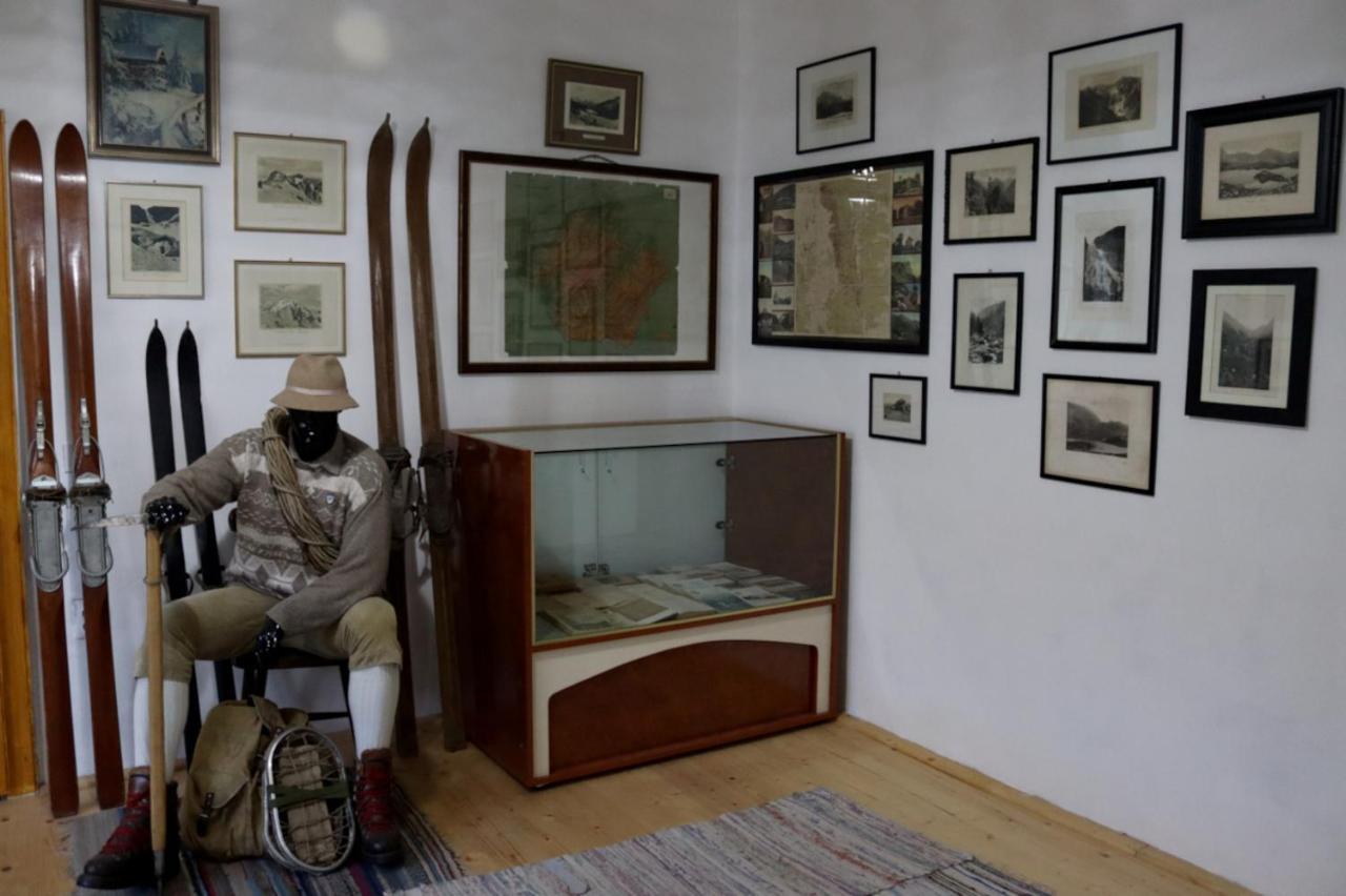 בית הארחה Cîrţişoara 	Galeria Turismului Montan מראה חיצוני תמונה